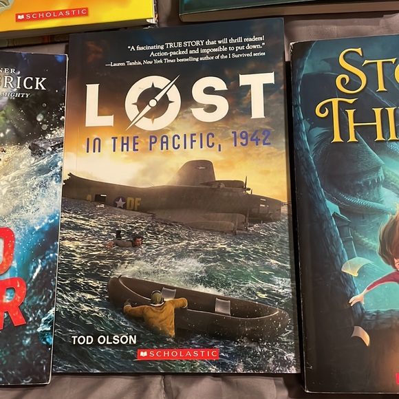 Lot of 7 Books - Picture 6 of 16